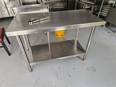 Rustfrit arbejdsbord, ROYAL CATERING