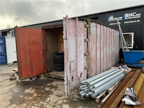 20 fods container inkl. indhold