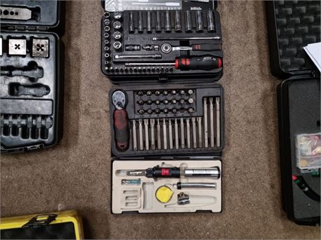 3 kasser med værktøj