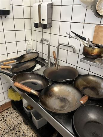 Blandende gryder og wokpander til gaskomfur.