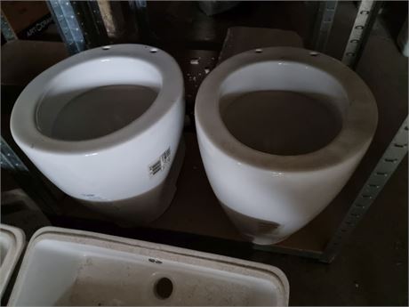 2 stk. toiletter, CESAME