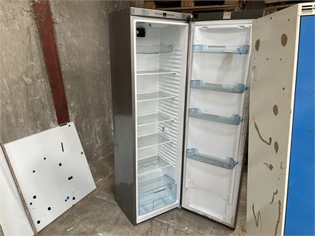 Køleskab GRAM