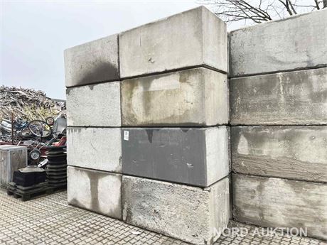 4 stk betonsiloklodser (arkivbillede)