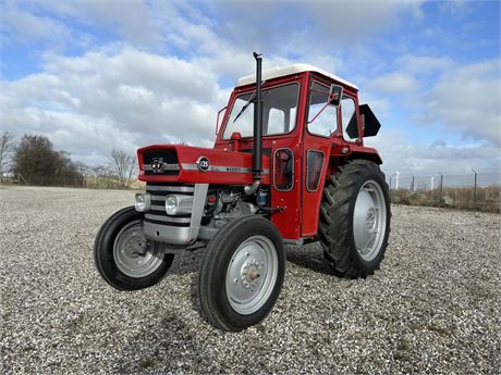 Massey Ferguson 135 Traktor ( Moms Fri )