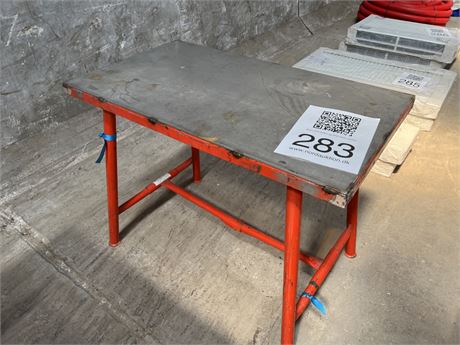 Sammenklappeligt arbejdsbord med stålplade