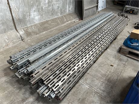 Diverse stål profiler / kabelskinner