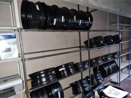 Blandet dæk og stålfælge på loftrum m.m. (Loftlager 1)